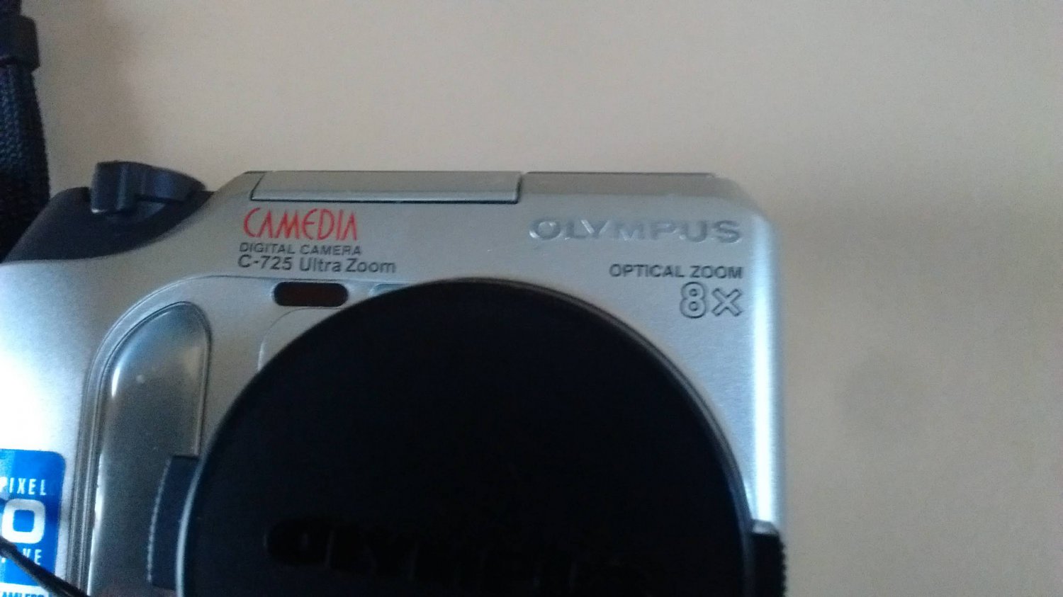 OLYMPUS Camedia C725 8X Ultra Zoom Digital Camera w/Lens Cover, Strap