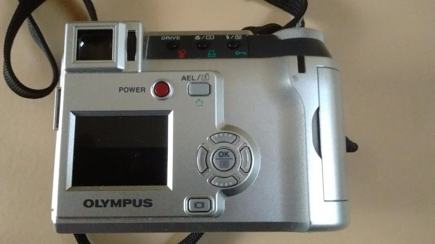 OLYMPUS Camedia C725 8X Ultra Zoom Digital Camera w/Lens Cover, Strap