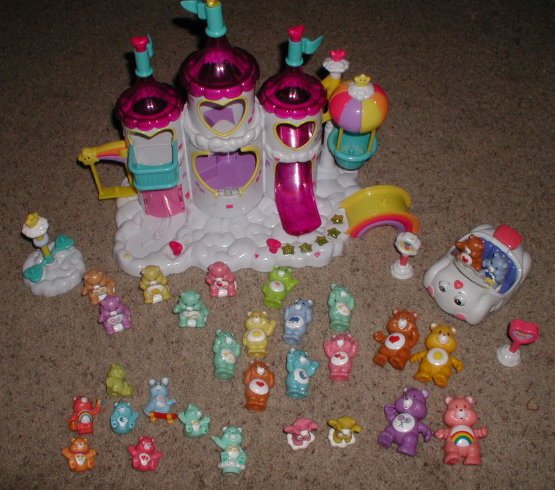 Care Bears Magical Care-a-lot Castle + 28 bears & cloud car