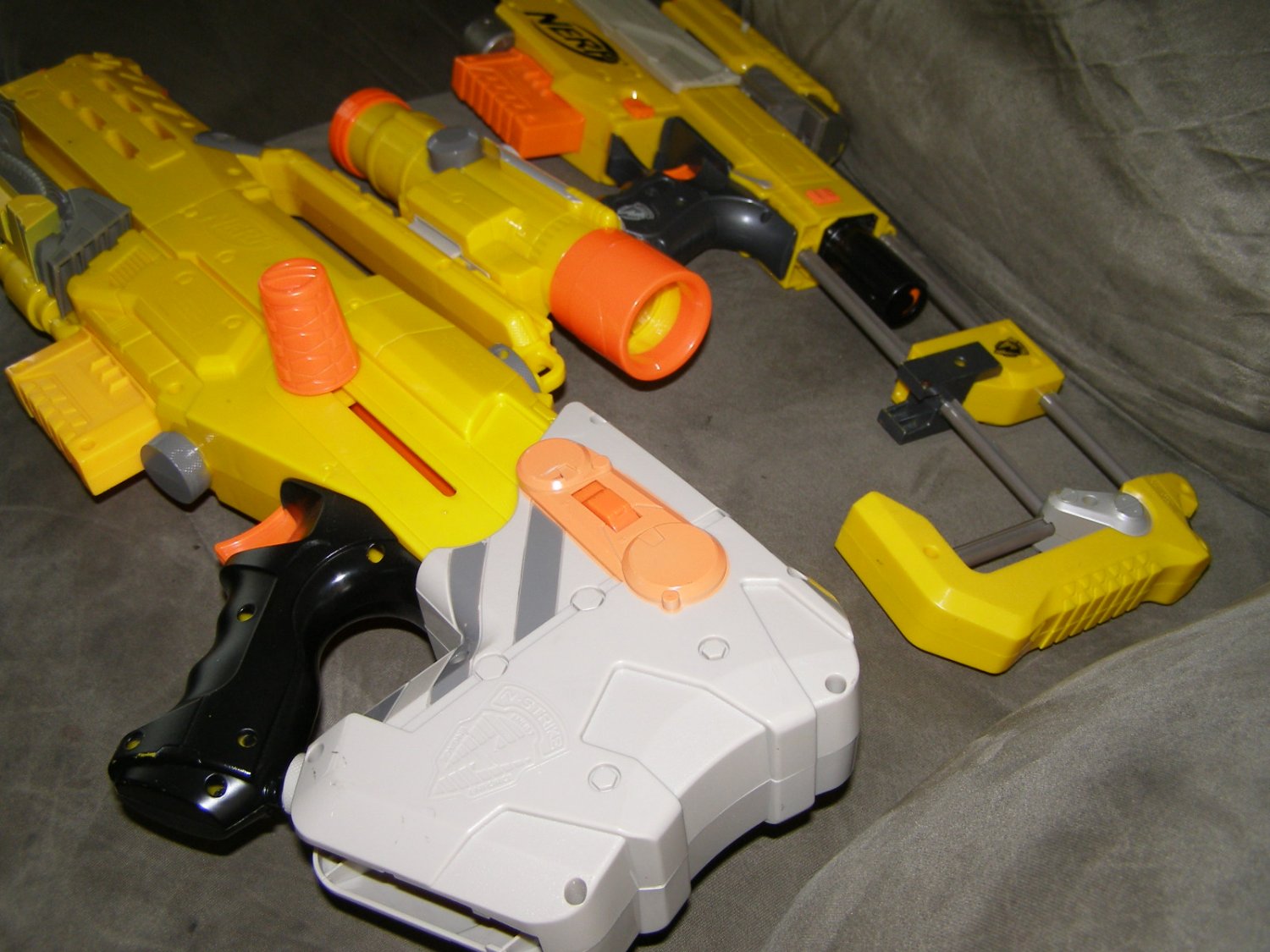 Nerf gun lot Longshot + Recon + scopes and clips