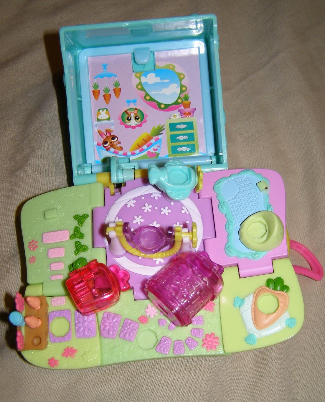 Littlest Pet Shop Teeniest Tiniest Teensies Pop Open Mini Playsets