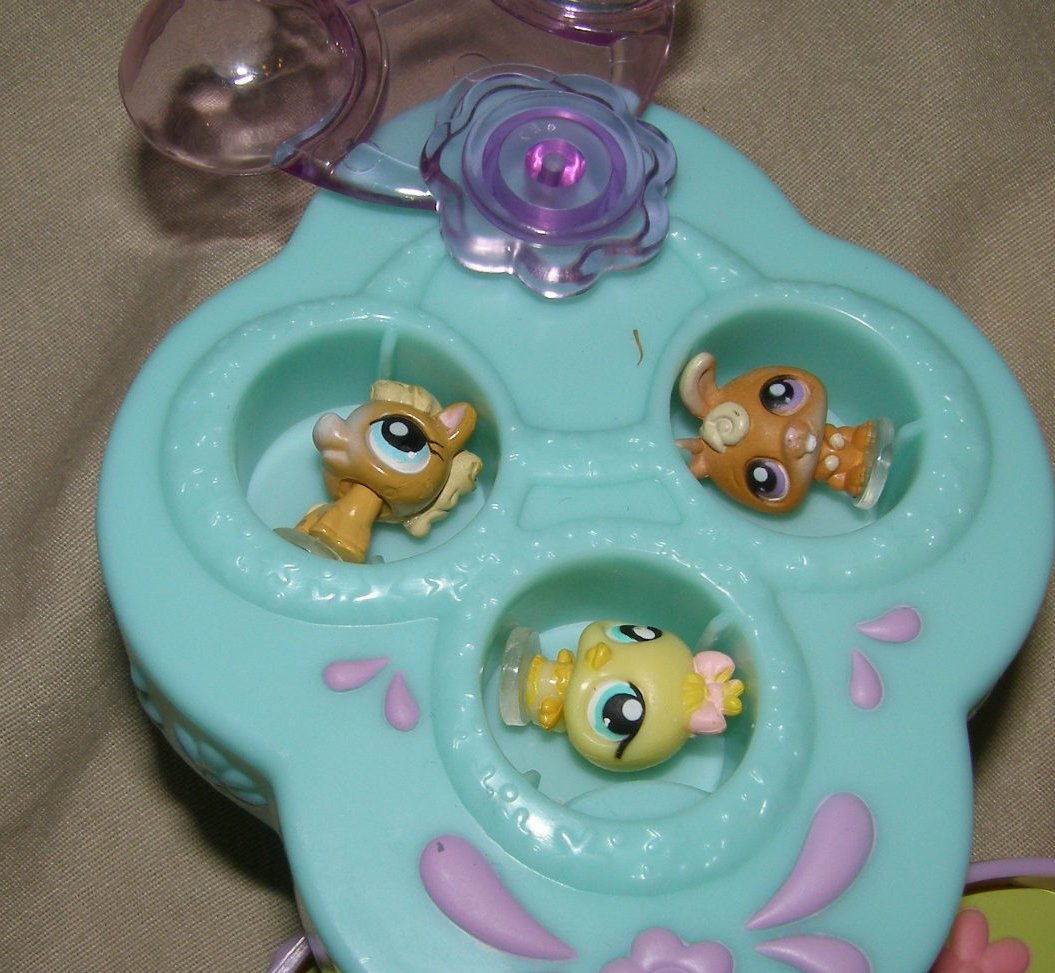 Littlest Pet Shop Teeniest Tiniest Teensies Pop Open Mini Playsets