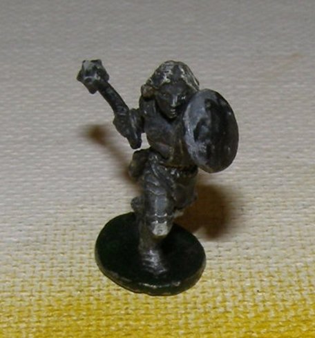 Ral Partha painted female Drow fighter with mace dungeon figure 25mm