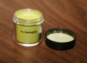 MAC Pigment Eye Shadow 001 - Free shipping
