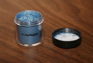 MAC Pigment Eye Shadow 002 - Free shipping