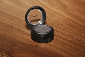 MAC Pigment Eye Shadow 016 - Free shipping