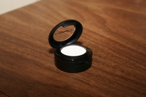MAC Pigment Eye Shadow 017 - Free shipping