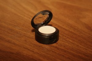 MAC Pigment Eye Shadow 020 - Free shipping