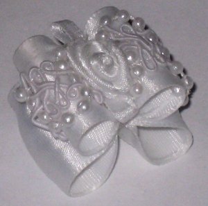 Dog Bow- White beaded Lace - 7/8 Shih Tzu Yorkie Maltese