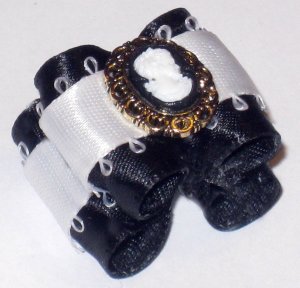 Dog bow- black and white cameo - 7/8 Shih Tzu Yorkie Maltese