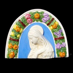 [S53 A]  8,1/8" x 6,1/8" Madonna. Italian Della Robbia wall plaque ceramic, italy