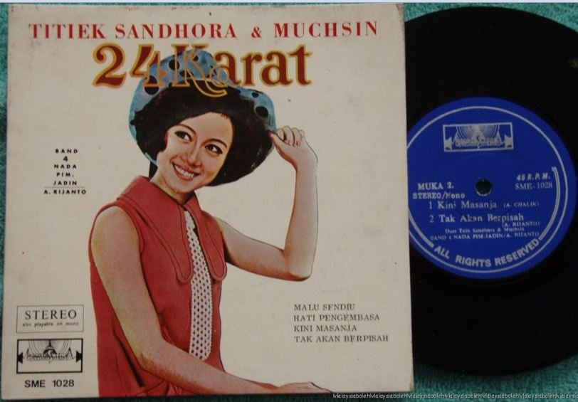Indonesia TITIEK SANDHORA & Muchsin Malay pop EP 1028 (125)