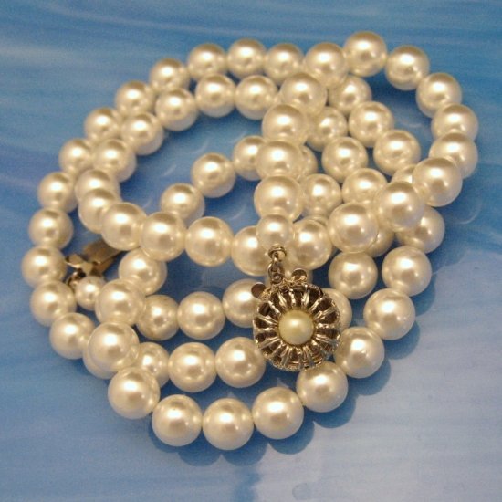 Vintage SARAH COVENTRY Faux Pearls Necklace 25in Fancy Clasp