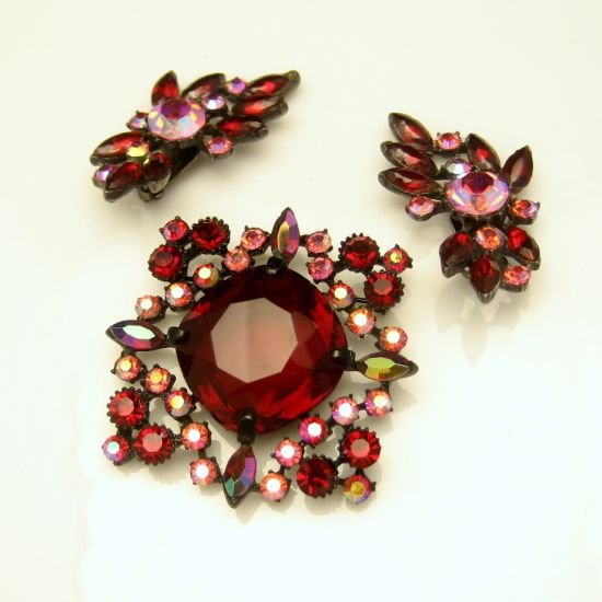 Rare CLAUDETTE Vintage Japanned Red Brooch Pin Earrings Set BOOK PIECE