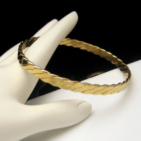 Vintage Goldtone Bangle Bracelet Shiny Swirls Around Very Pretty