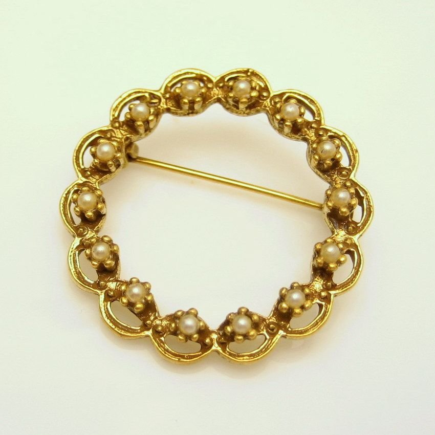 Vintage Faux Pearls Circle Brooch Pin Mid Century Open Wreath Style Charming Unique Delicate