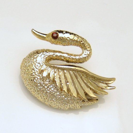 Vintage Swan Brooch Pin Mid Century Designer Figural Red Rhinestone Eye Lovely Charming