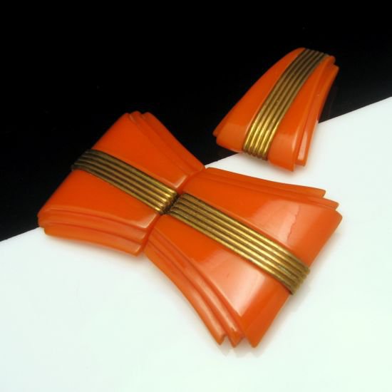 ART DECO Carved Orange BAKELITE Vintage Belt Buckle Dress Clip Set Brass Trim