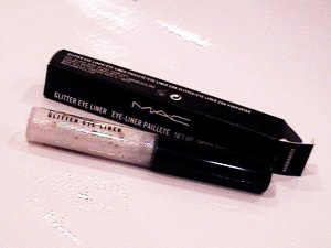 10 MAC GLITTER EYE LINER WONDERWHITE