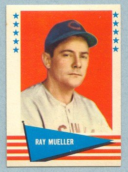 1961 Fleer # 128 Ray Mueller Braves Reds