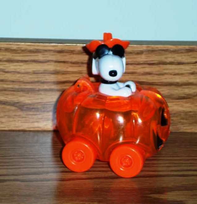 Peanuts Snoopy Candy Holder Toy Pumpkin Car Galerie Loose