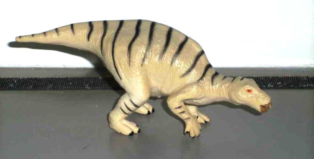 K & M Toys 2004 Plastic Dinosaur Iguanodon Loose Used