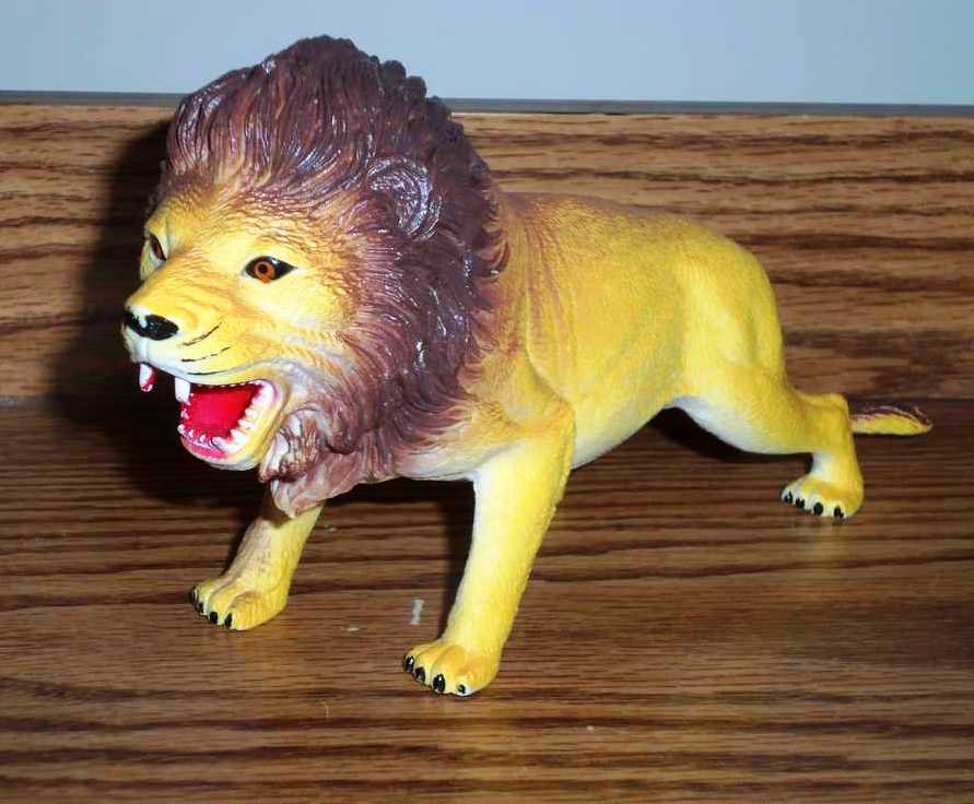 small lion toy