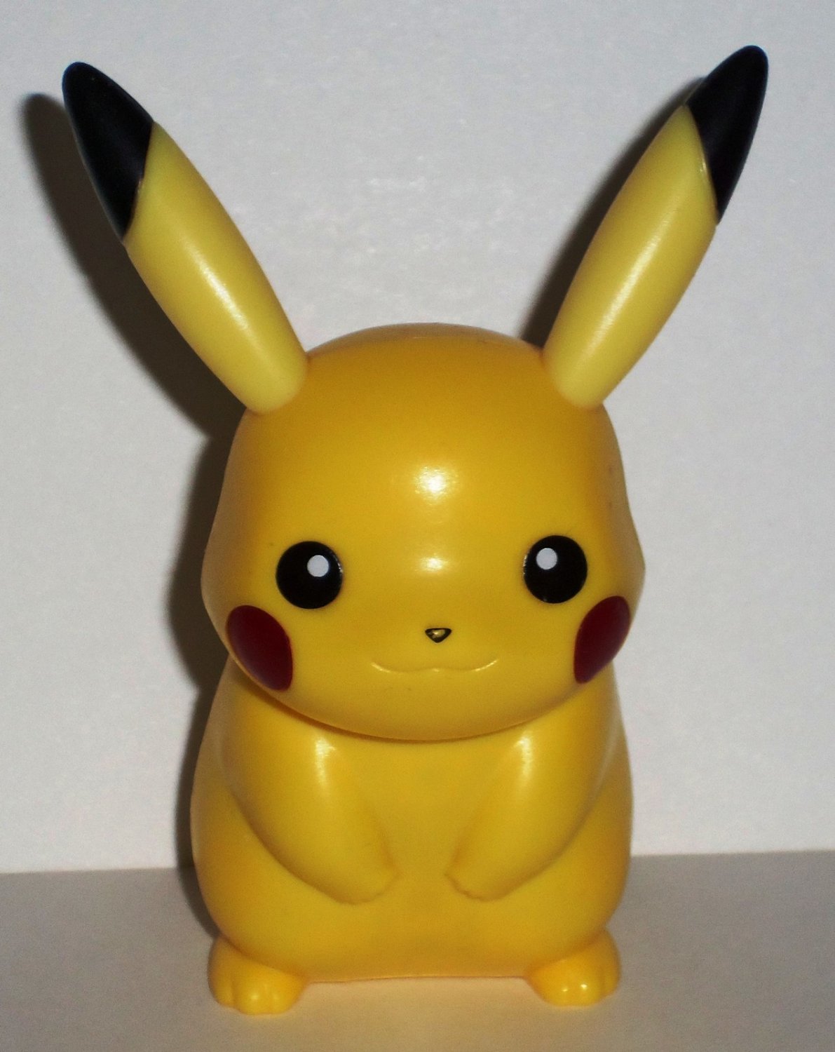 happy meal pokemon pikachu