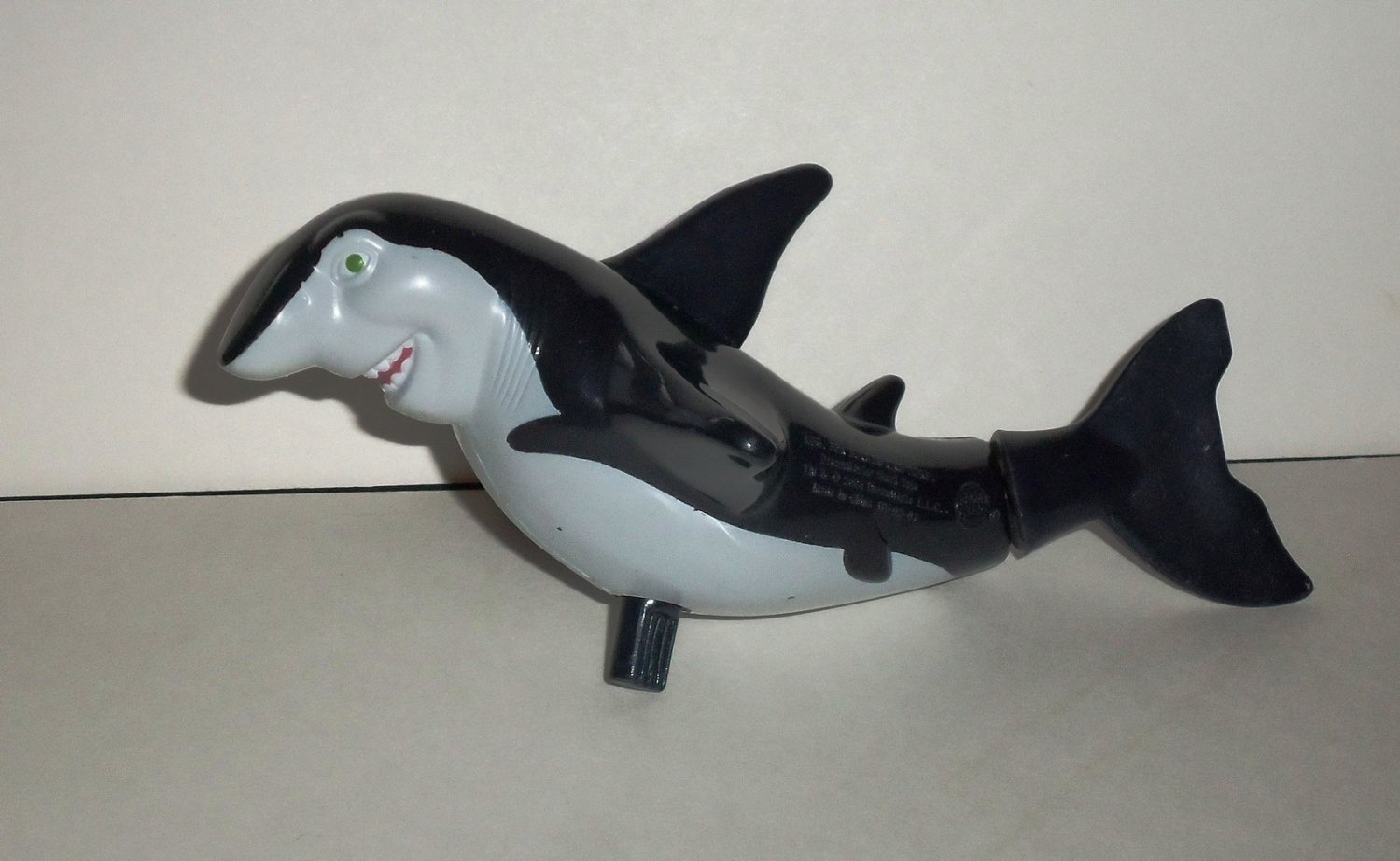 Burger King 2004 Shark Tale Swim N Spin Lenny Kids Meal Toy 