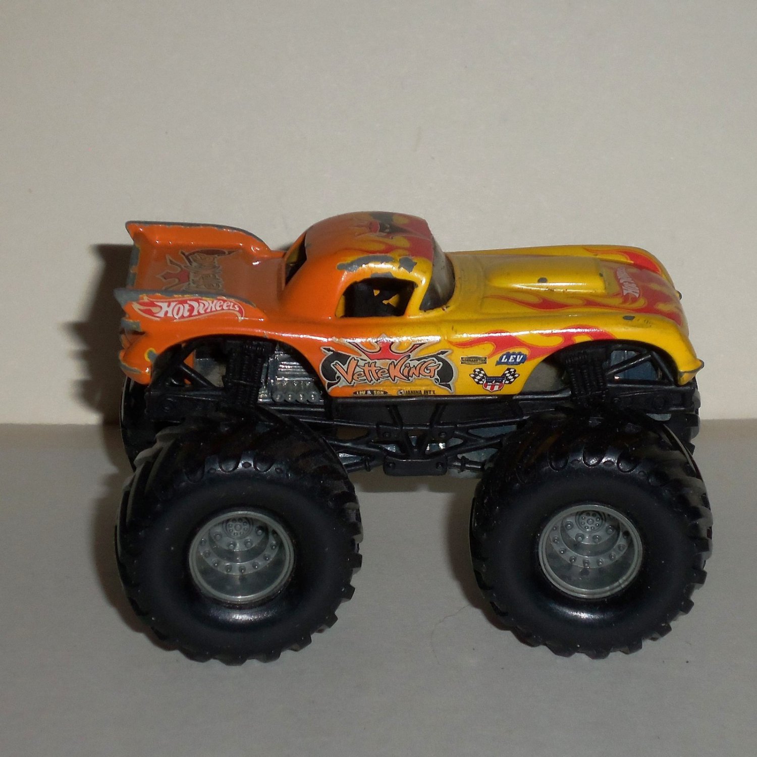Hot Wheels Monster Jam Vette King 164 Diecast Truck VetteKing Loose Used