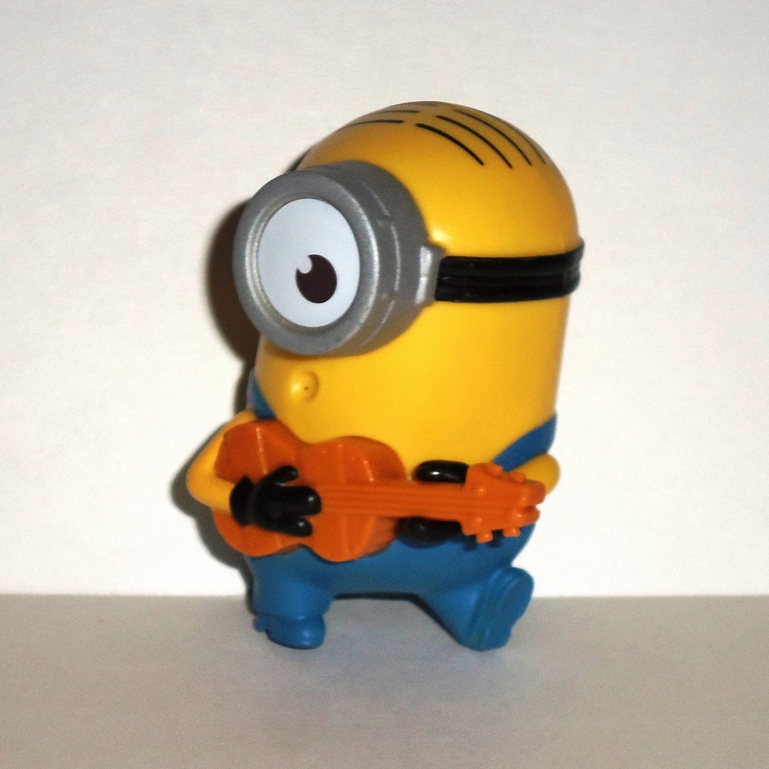 Details about   unopened new McDonald Happy Meal Toy minions guitar strumming stuart 2015 
