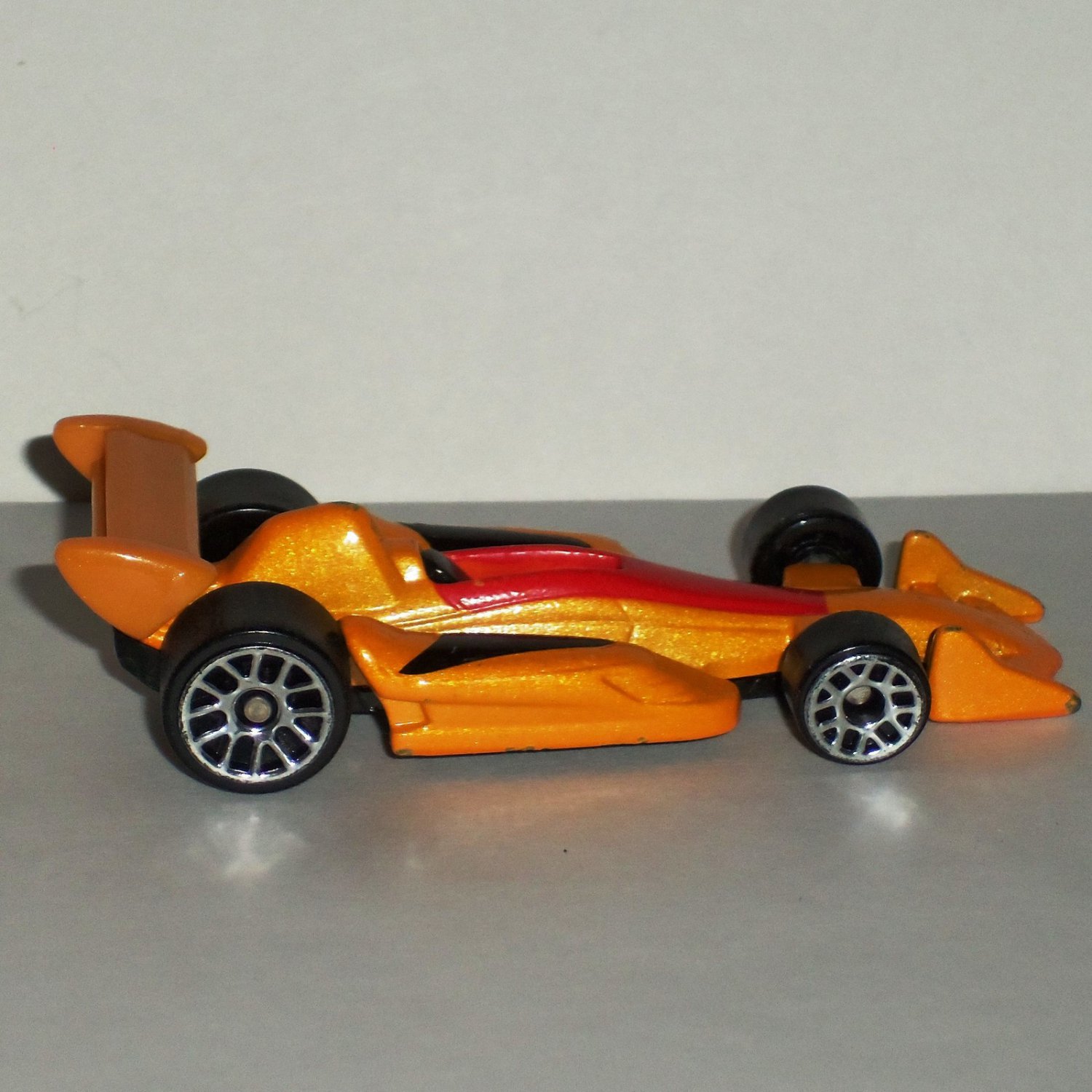 hot wheels stunt strikers