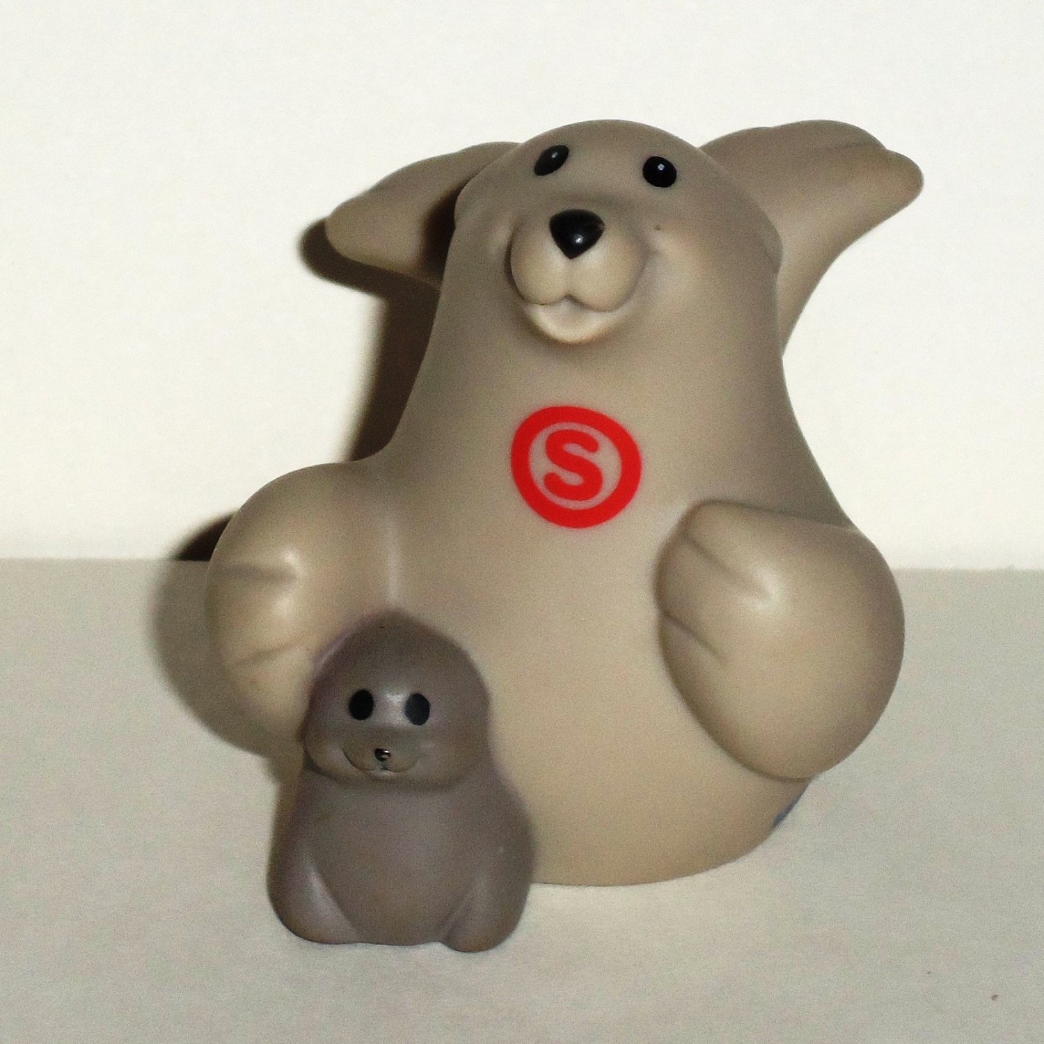 McDonald's 2005 FisherPrice Little People Seal Figure U3 Under 3 Happy