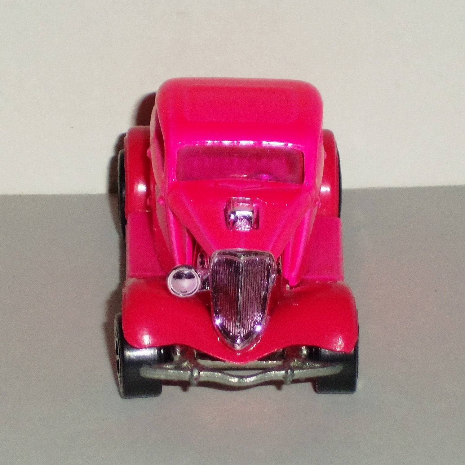 Hot Wheels 1995 3-Window ‘34 Ford Pink Diecast Car Loose Used