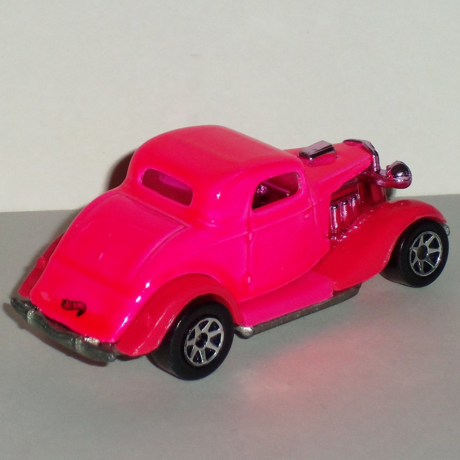 Hot Wheels 1995 3-Window ‘34 Ford Pink Diecast Car Loose Used