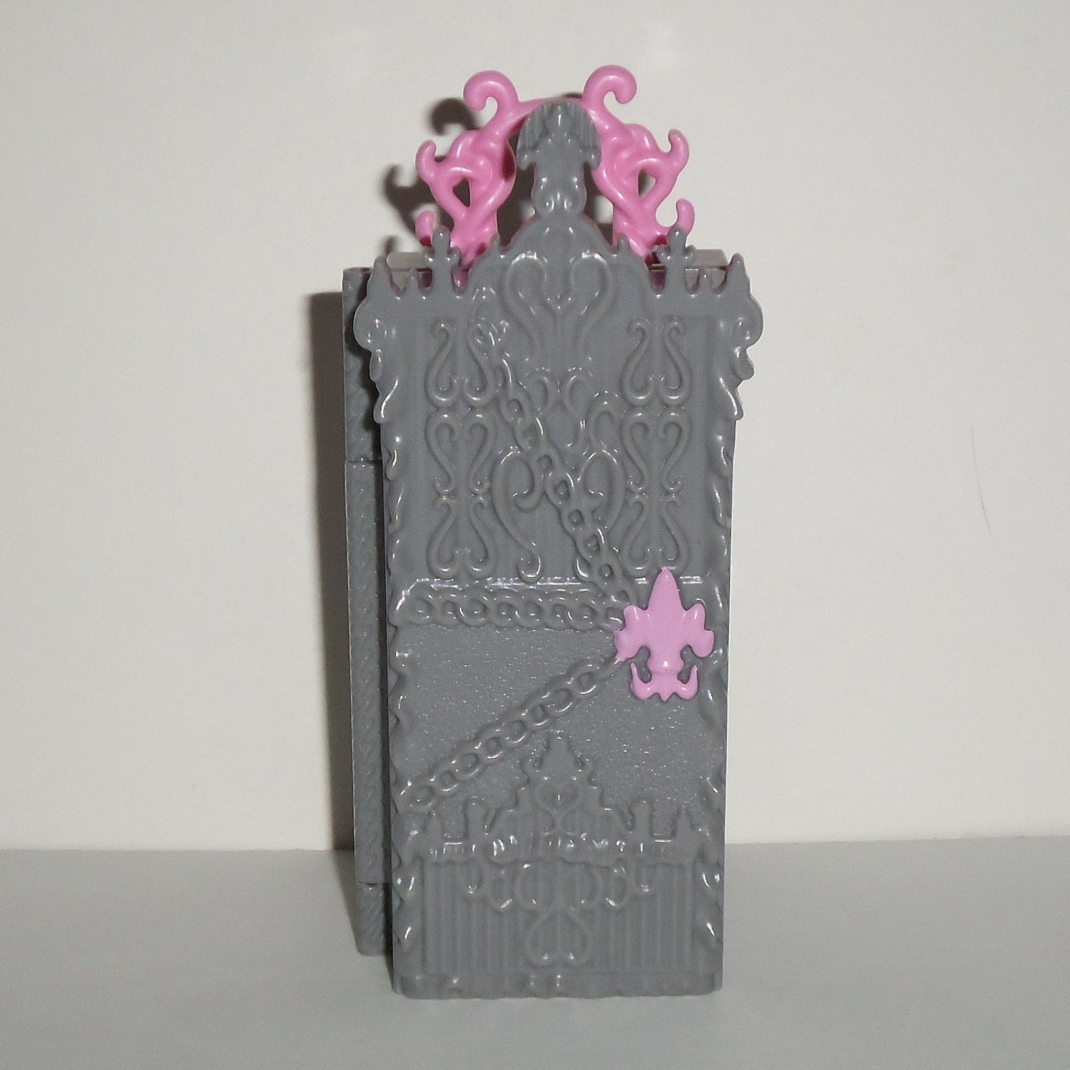 Monster High Rolling Suitcase from Scaris Rochelle Goyle Mattel