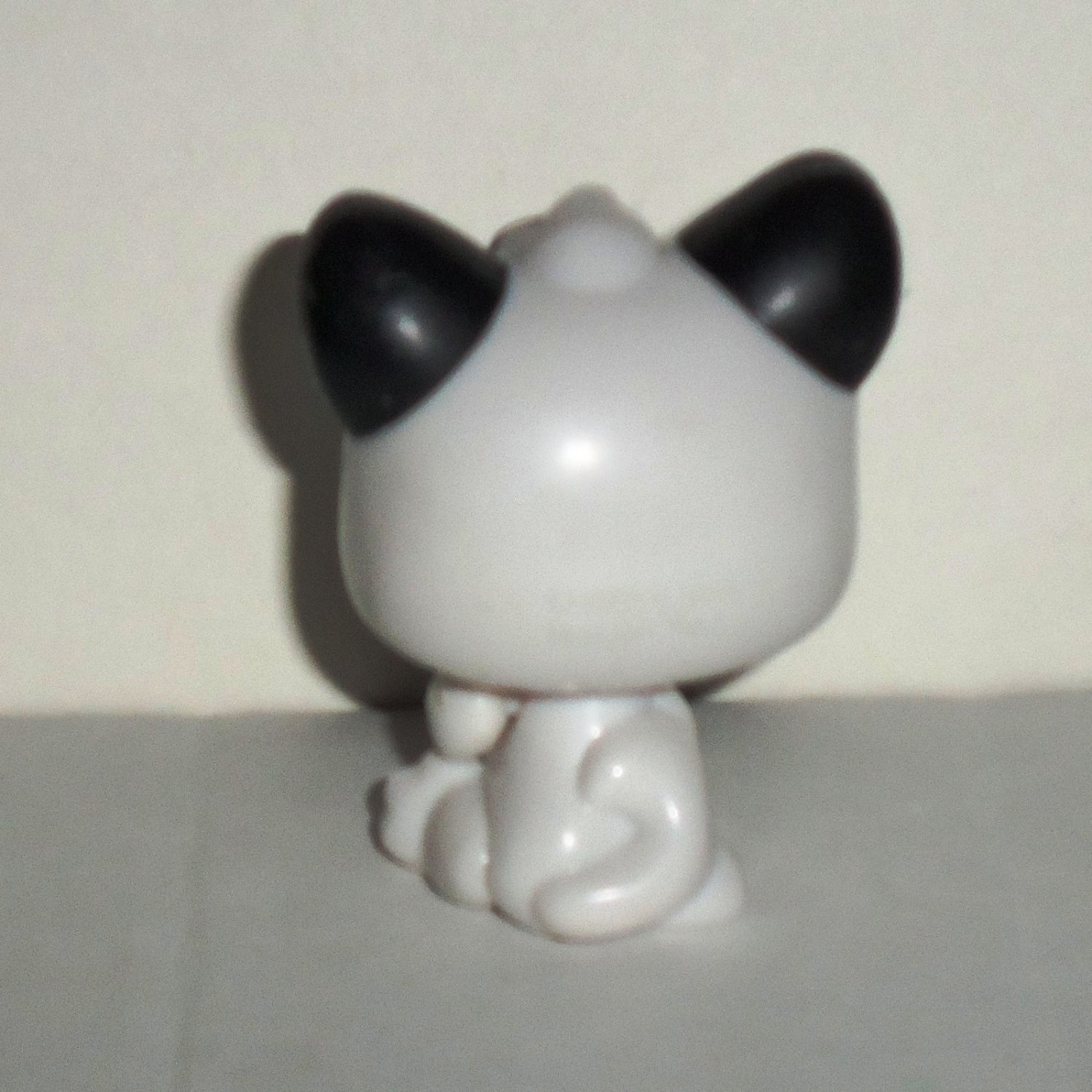 Littlest Pet Shop 493 Magic Motion Kitten Figure Cat Kitty Hasbro 2005