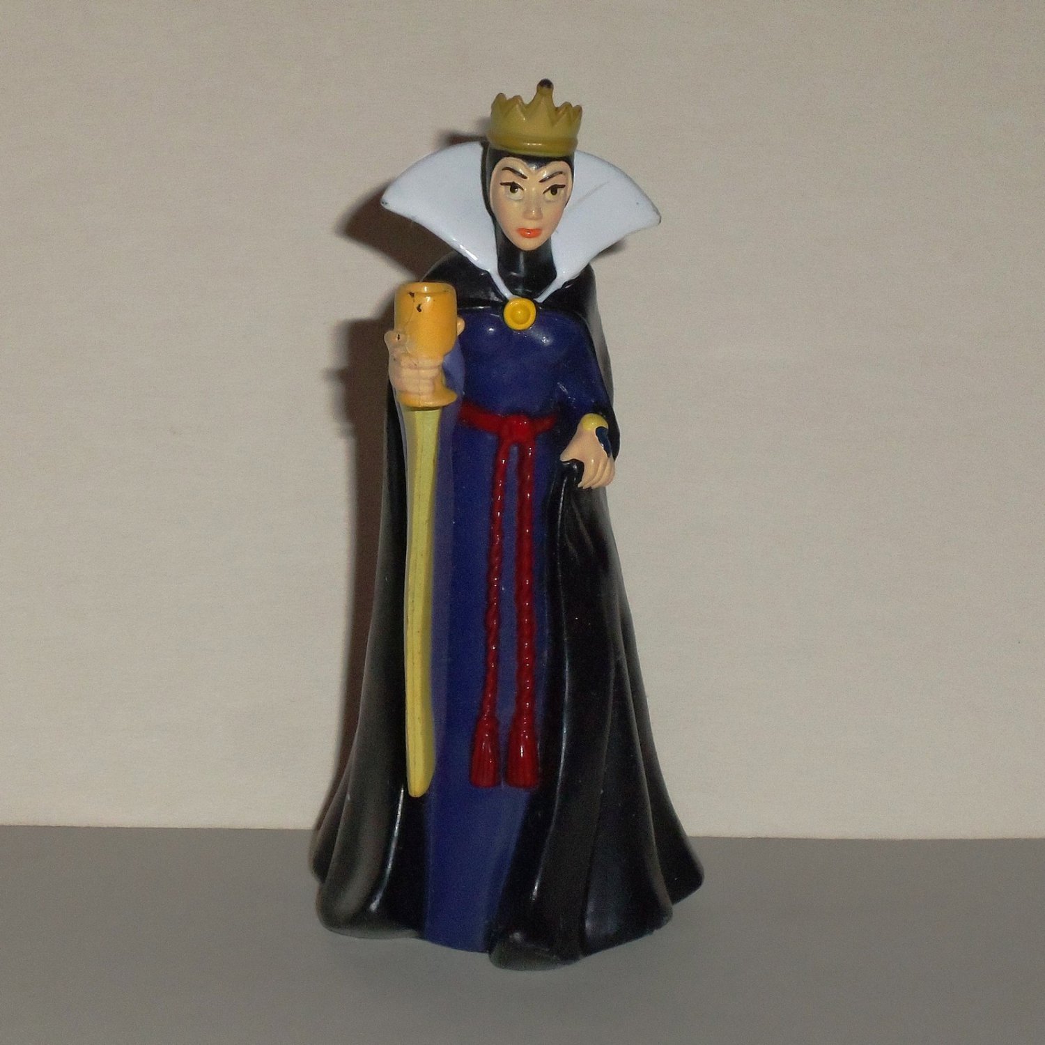 Disney's Snow White and the Seven Dwarfs Wicked Queen PVC Figure from ...