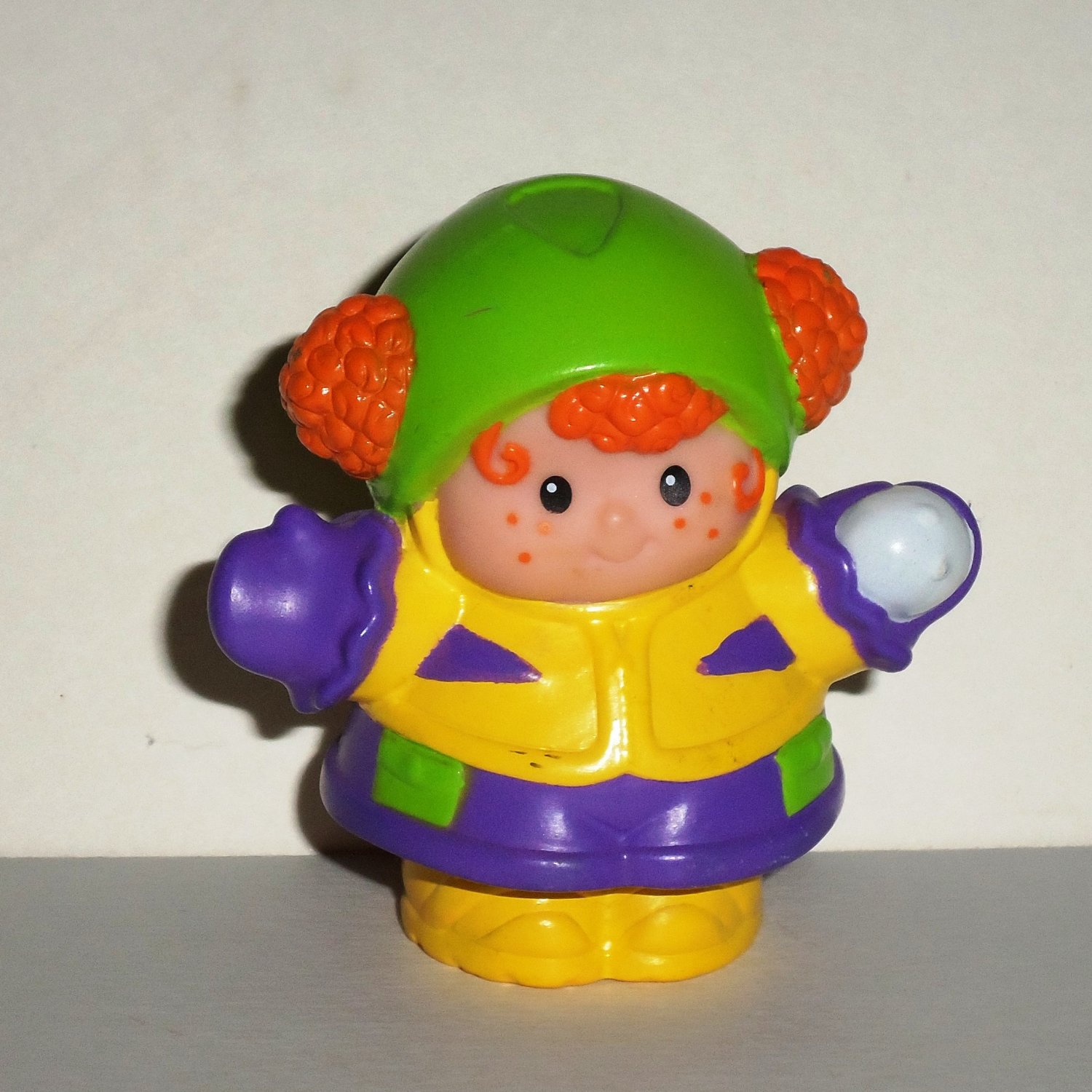 Fisher-Price Little People Girl with Snowball Mattel 2009 Loose Used