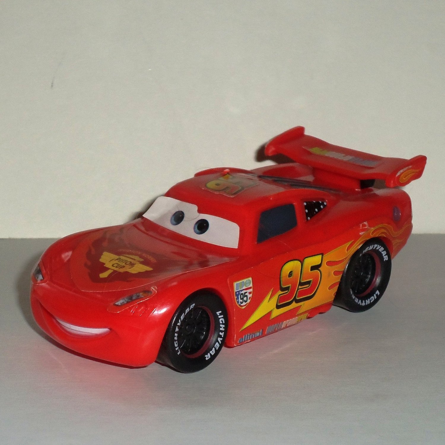 Disney Pixar DecoPac 2013 Cars Lightning McQueen Plastic Car Loose