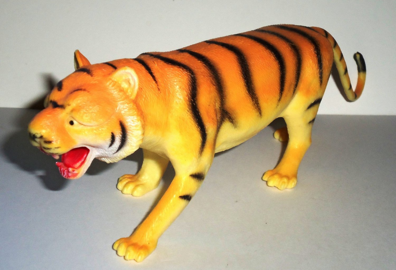 9 Long Plastic Tiger Toy Animal Figure Loose Used