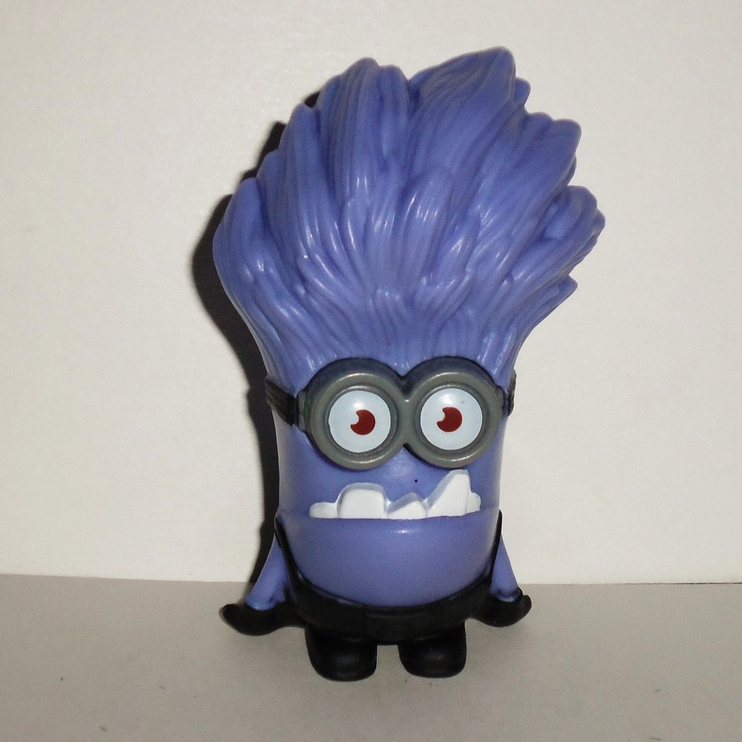 CLASSIC 2013 Despicable Me 2 McDonalds Happy Meal Toy #7 PURPLE MINION GIGGLING 