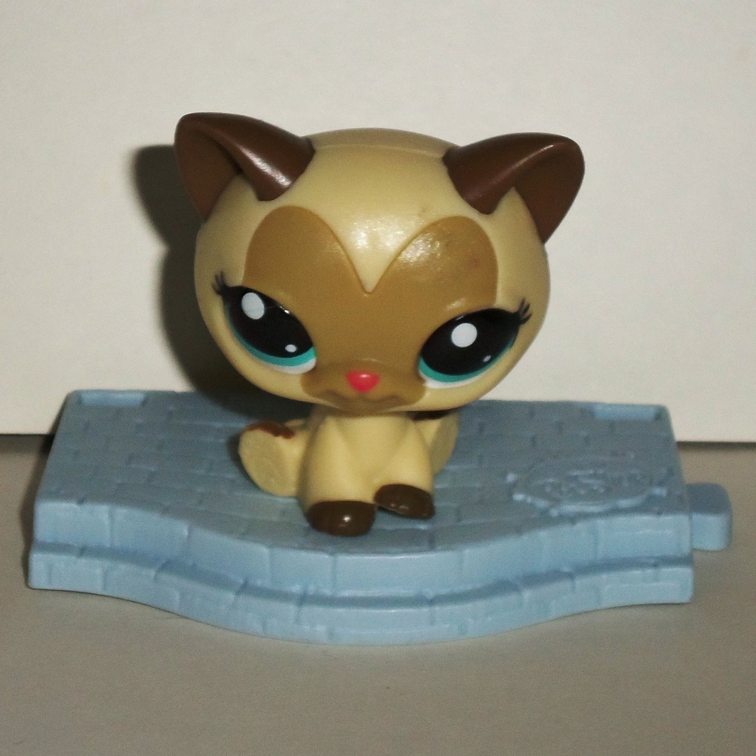 Details about   Littlest Pet Shop scout kerry mcdonald Happy Meal Toys unopened new 2015 