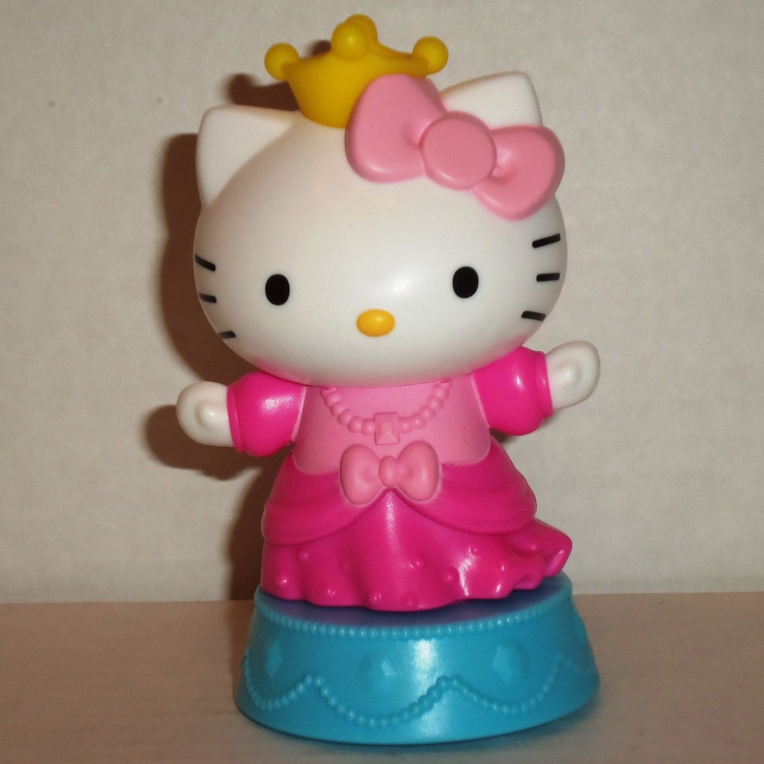 hello kitty wedding dolls mcdonalds