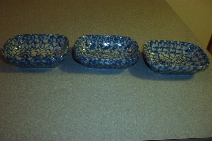 Henn Workshops blue sponged set of 3 treat (relish) dishes
