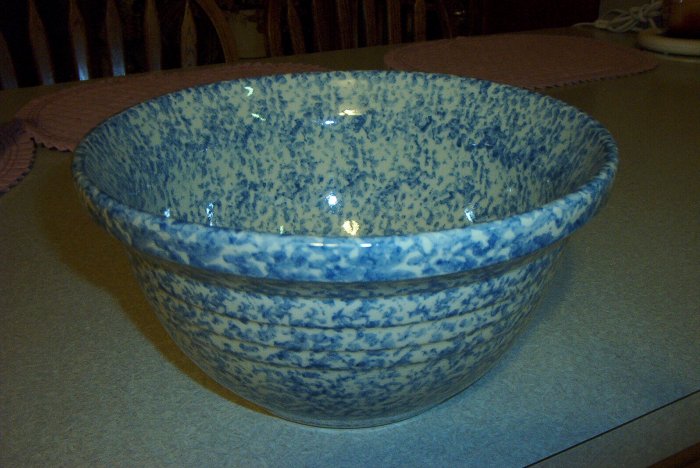 henn pottery mixing bowls