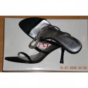 NEW ANNE KLEIN EVENING SANDALS SIZE 7.