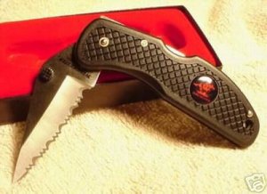 New Winchester&Acirc;&reg; Large Serrated 4"  Lockback