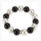 12996 Tuxedo Pearl Bracelet