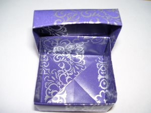 Origami boxes &acirc;�� Medium - Purple & Silver Square